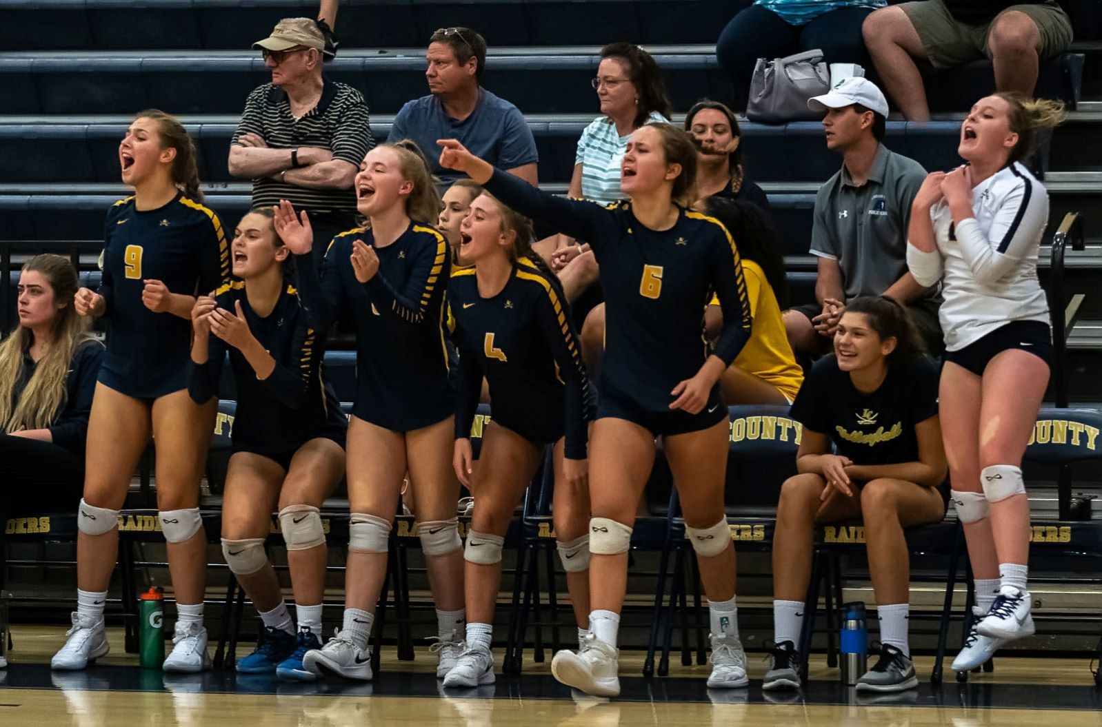 LC v SB volley_7.jpg